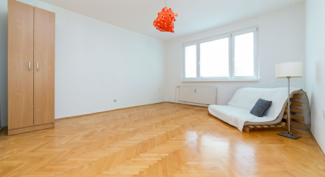 Ponúkame čiastočne zrekonštruovaný 3 izbový byt na ulici Pribišova – Dlhé Diely