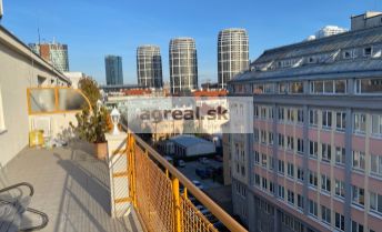 3-room furnished apartment with a south-facing terrace of 24 m2 on the top floor (Gajova Street)