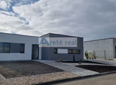 Areté real - Predaj novostavby priestranného bungalovu vo veľmi peknej novej lokalite vo Vinosadoch