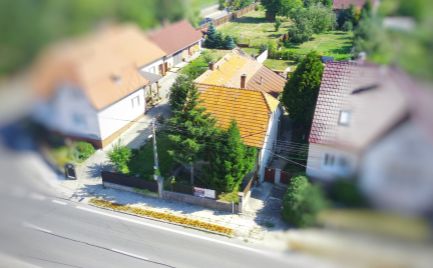 DMPD real Vám ponúka na predaj starší rodinný dom v obci Nitrianske Pravno s pozemkom o rozlohe 784m2.
