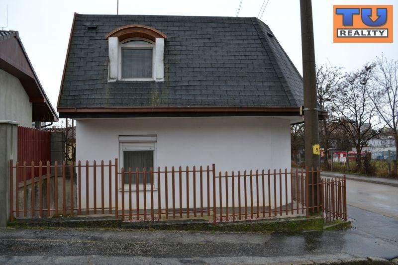 Na predaj polyfunkčný objekt(penzión) v Nitre pri centre v časti Chrenová.