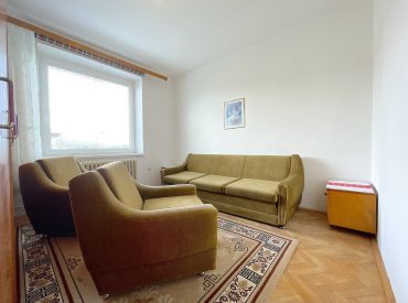 Na predaj priestranný 4- izbový byt, Matrin - Sever (84 m2) s loggiou.