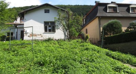 Rodinný dom s pozemkom 488 m2 v kúpeľnom meste Trenčianske Teplice.