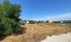 PREDAJ stavebného pozemku v zastavanej časti obci Miloslavov so stavebným povolením