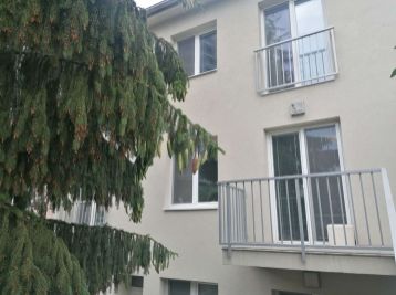 Bratislava II. Ružinov -3 izbový zariadený byt so záhradou na Klincovej ulici