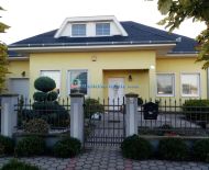 DIAMOND HOME s.r.o. - Alžbeta Horváthová ponúka Vám na predaj 6 izbový rodinný dom s obrovským gardróbom v obci Kútniky -ako Bonus je Jacuzzi!!!