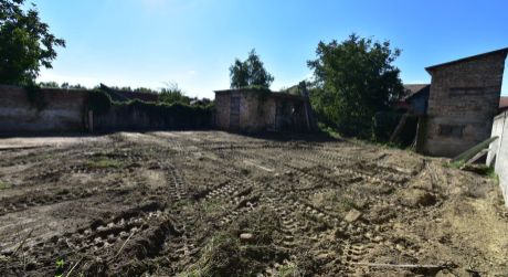 450 m2 stavebný pozemok v starej časti obce Rajka