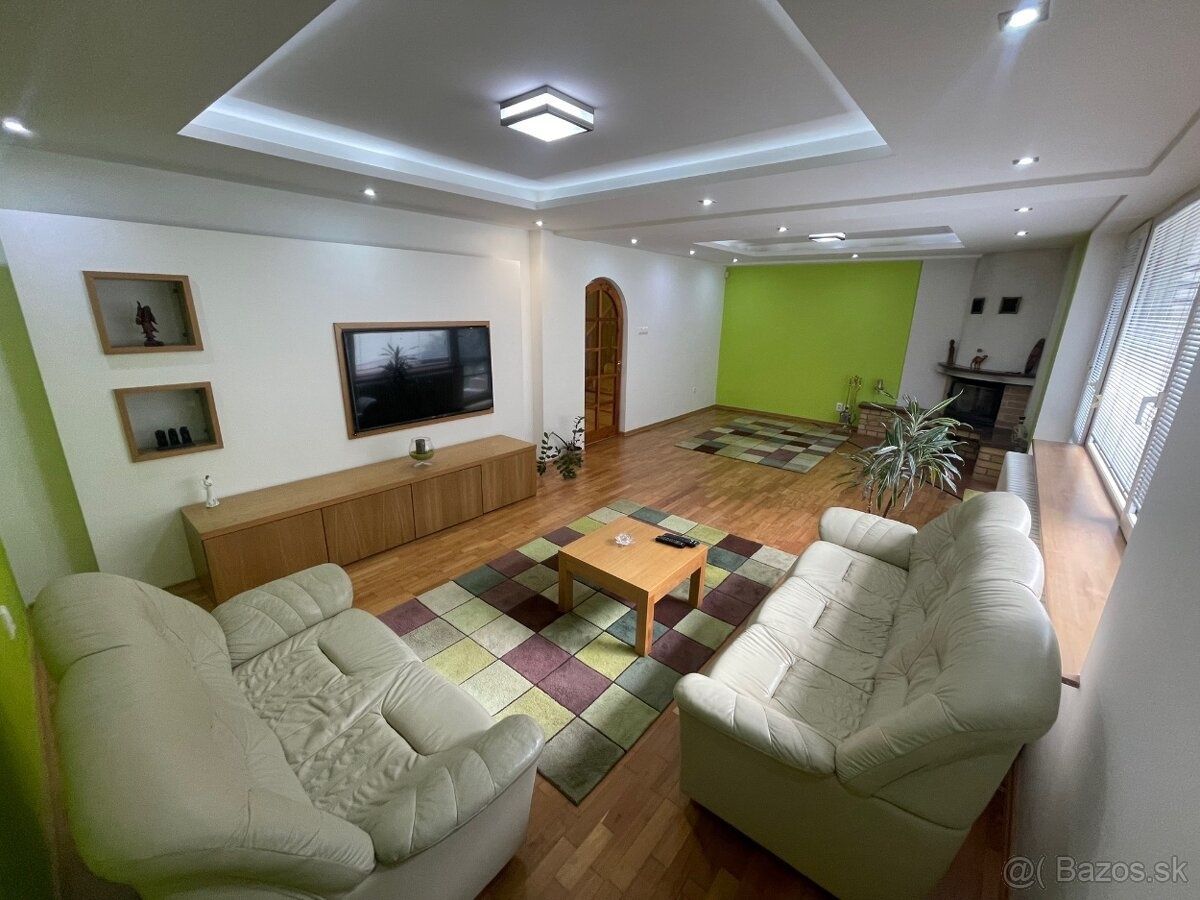 Adas reality ponúka na predaj krásny rodinný dom vhodný na viac-generačné bývanie, prípadne podnikanie, v Prešove - mestskej časti DÚBRAVA