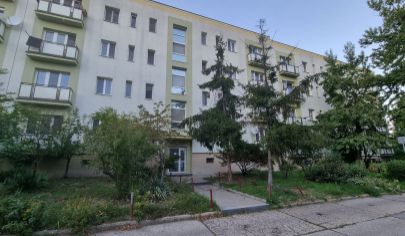 EXKLUZÍVNE: na predaj veľký 2i byt v pôvodnom stave s peknou dispozíciou, Bratislava-Nové Mesto