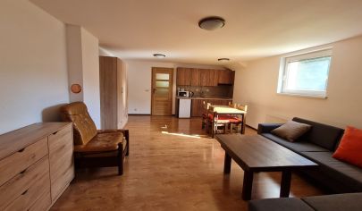 Predáme kompletne zariadený apartmán (3) v obci Makov