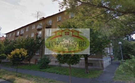 Tehlový  3 izbový byt 60 m2 s balkónom,  B. Bystrica, centrum, kompletná rekonštrukcia – cena 183 000 €