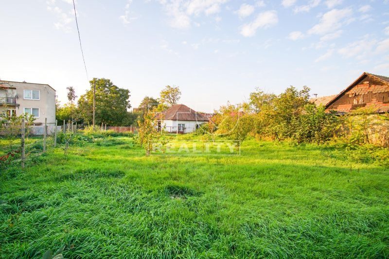 Stavebný pozemok v Strekove, 474m2