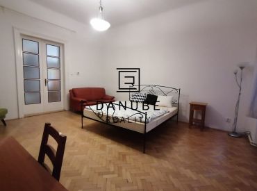 Prenájom 3-izbový zariadený byt v centre Bratislavy na Tallerovej ulici.