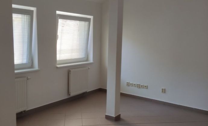 Prenájom kancelárskeho priestoru v centre mesta Nitra, Štefánikova trieda