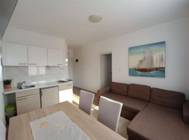 Predaj apartmán s výhľadom na more ,prvá rada ,Chorvátsko Privlaka