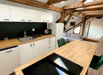 Prenájom 2izb.byt 80m2, pod Hradom, terasa, parkovacie miesto