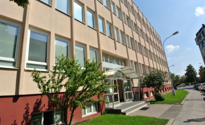 Prenájom, kancelárie v administratívnej budove na ulici Pluhová, Bratislava – Nové Mesto,
