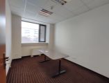 Kancelársky celok so sociálnym zázemím a parkovaním v Business Hoteli Aston, 54m2
