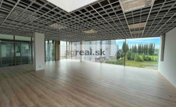 Obchodno - prevádzkový priestor vhodný na tanečné štúdio, fitness, showroom 199,35 m2 vo Vienna Gate (2.posch.)