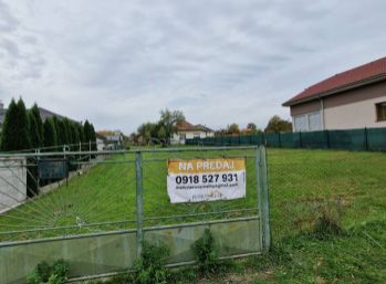 Exkluzívne predaj stavebného pozemku 8,7 ár v Slažanoch v peknom prostredí
