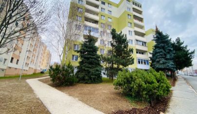 Rezervovaný - Exkluzívne APEX reality 4i. s balkónom na Michalskej ul. v Hlohovci, 87 m2