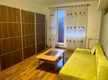 Predaj veľký 3 izbový byt, balkón, 84 m2, Novomeského ul., Nitra