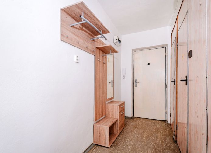 REZERVOVANÉ - 3 izbový úsporný byt vo veľmi slušnej bytovke