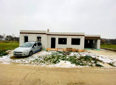 Exkluzívne APEX reality novostavba 4i. rodinného domu v obci Bojničky, pozemok 456 m2
