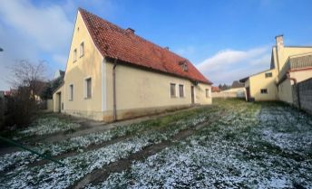 Predaj- starší 6- izb. rodinný dom + garáž + dielňa a vínna pivnica s pekným pozemkom (814 m2) v intraviláne malebnej obce Edelstal (12 km od Bratislavy) , Rakúsko- Burgenland