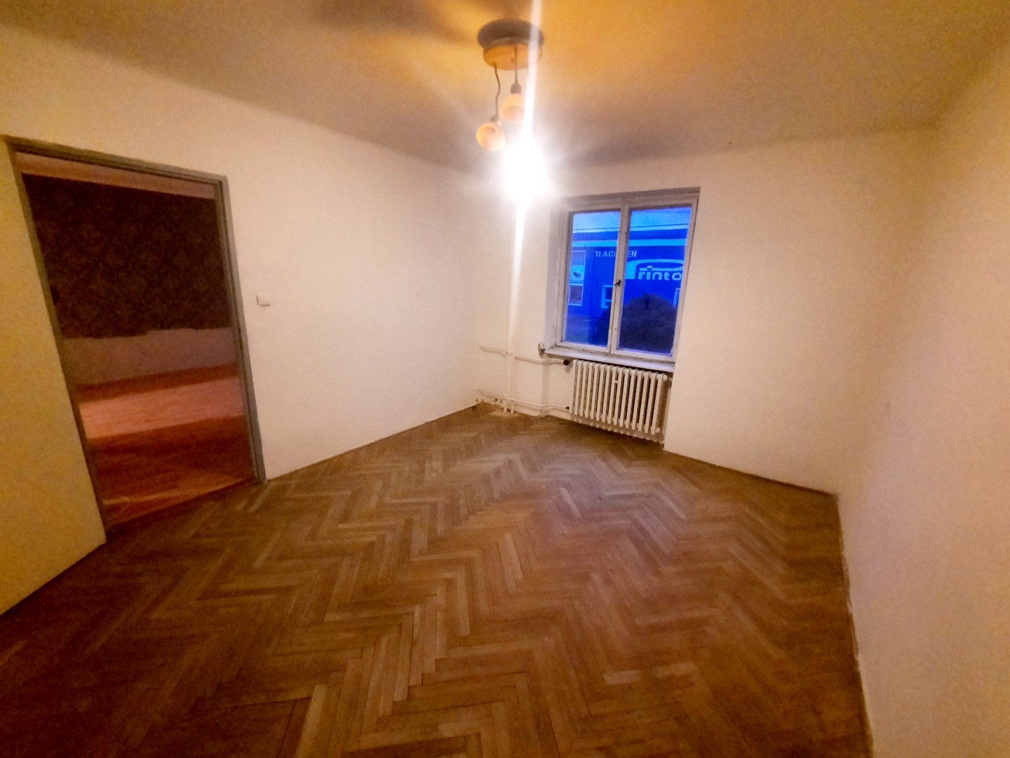 Na predaj priestranný 2 izbový byt v Vranove nad Topľou  - Školská ulica