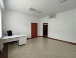 Kancelársky celok s balkónom a vlastnou kuchynkou v blízkosti Figara – Račianska ulica, 57m2