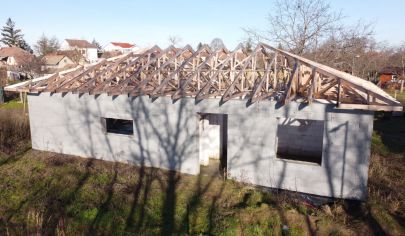 APEX reality 4i. novostavba nízkoenergetického rodinného domu  v obci Siladice, pozemok 835 m2