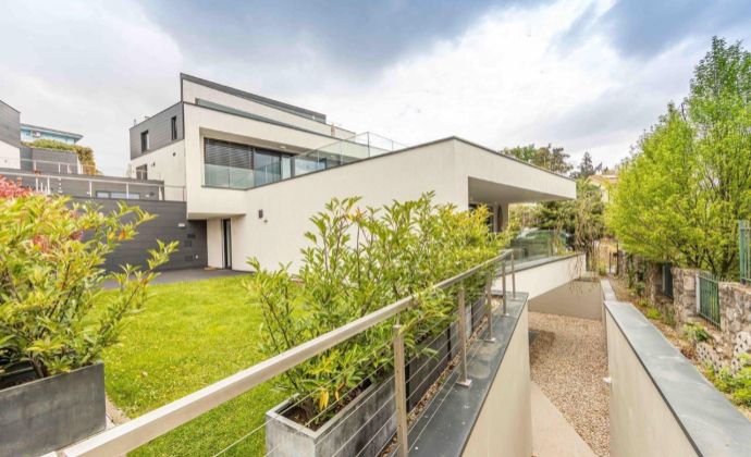 6-izbový luxusný byt ul. Na štyridsiatku - Slavín, o výmere 213 m2 + 103,50 m2 terasa
