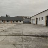 900 m2 priemyselná hala, 100 m2 samostatne stojace kancelárske priestory a 1200 m2 spevnená plocha na prenájom,  Malacky