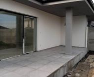 DIAMOND HOME s.r.o ponúka Vám na predaj 3 izbový posledný jednopodlažný, rodinný dom v dvojdome v obci Dunajský Klátov