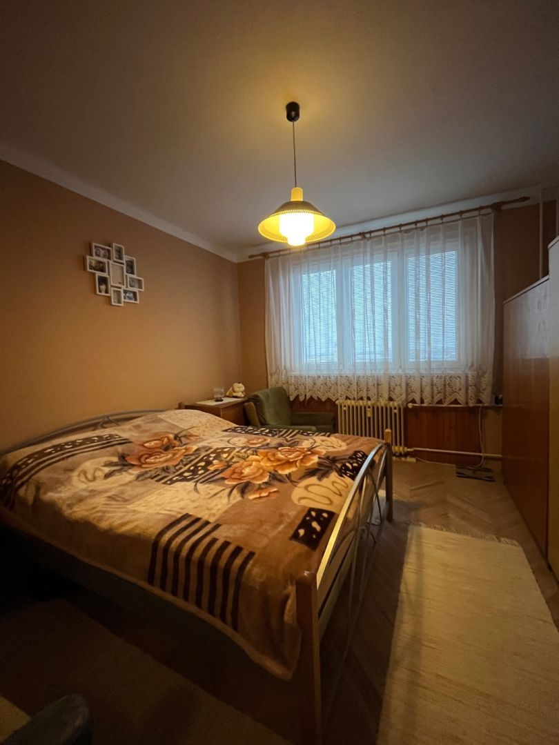Na predaj 2-izbový byt v centre Topoľčian