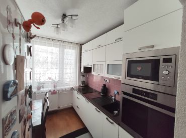 Na predaj kompletne zrekonštruovaný 3- izbový byt, Krásno nad Kysucou (60 m2).
