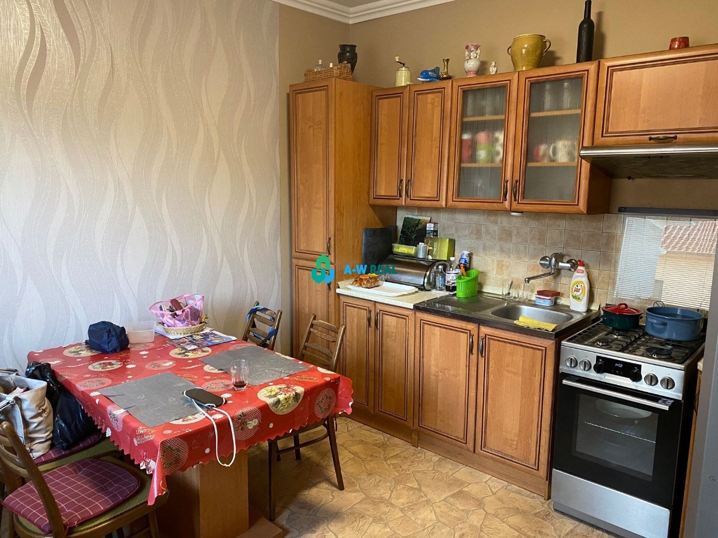 Exkluzívna ponuka - čiastočne  prerobený 4-izbový rodinný dom na predaj v Kútnikoch pri hlavnej ceste 63, 1 km od DS a 47 km od BA