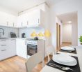 Na predaj 2 izbový byt s balkónom v projekte BYTY MARTI. Uvedená znížená cena, platí do 15.07.2023