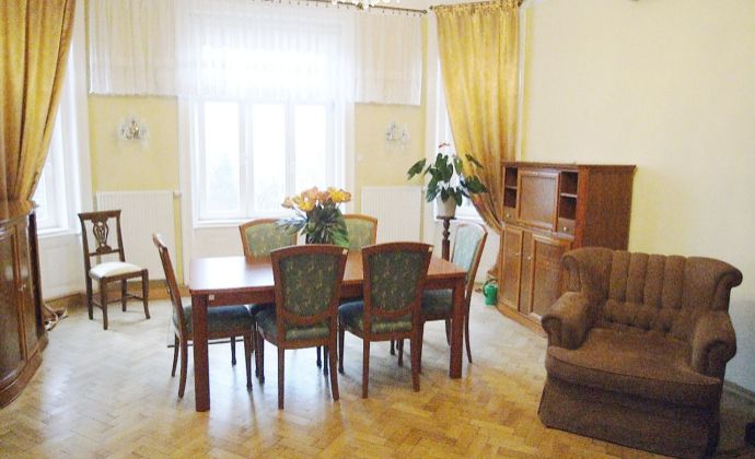 3-izb. byt s vysokými stropmi v Bratislave I. na predaj