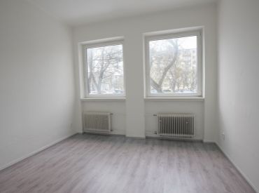Na prenájom priestor, 15 m², Herlianska ulica, Bratislava II. – Ružinov – Štrkovec, voľný ihneď