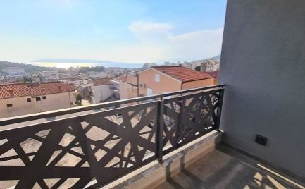 Makarska - zariadené apartmány s výhľadom na more