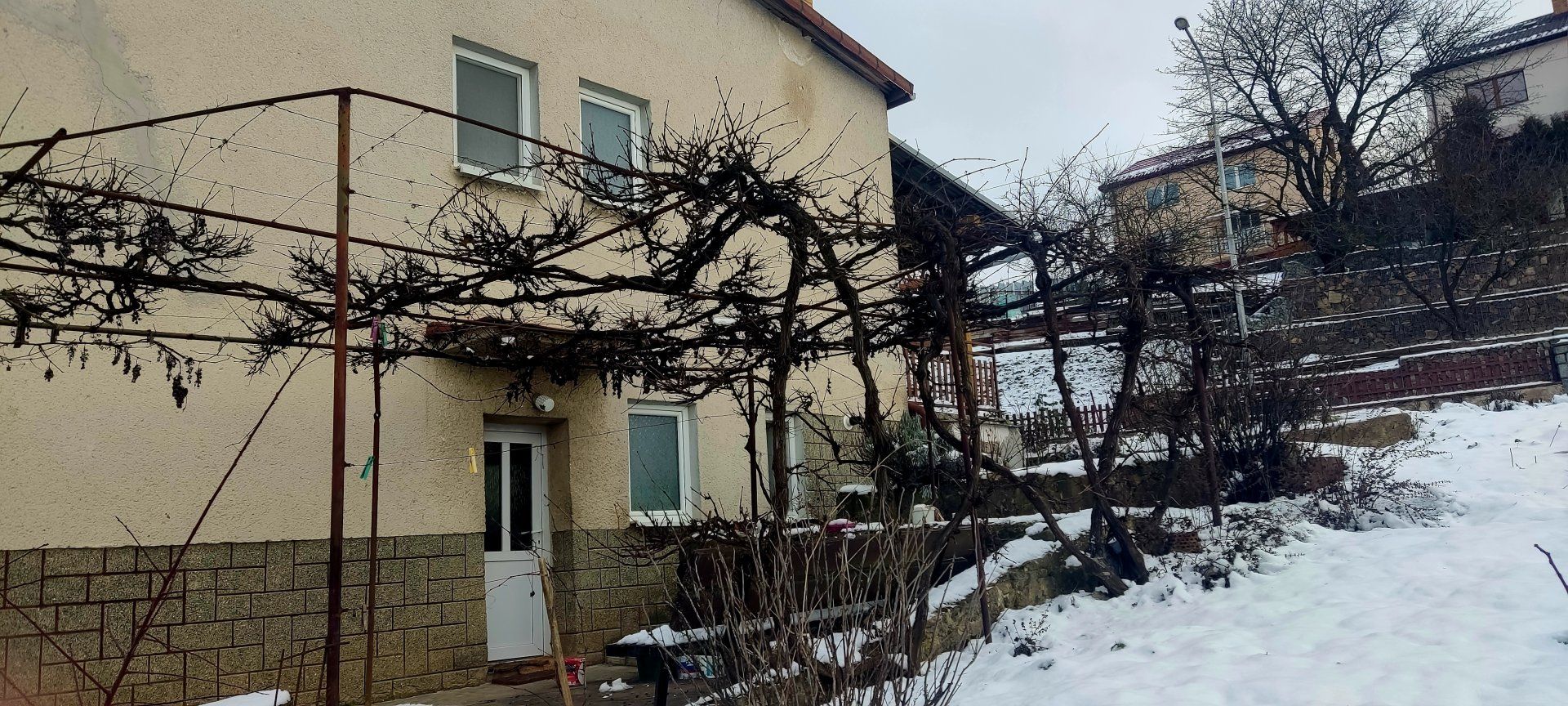 Znížená cena !!!Na predaj dvojpodlažný rodinný dom v Vranove nad Topľou- časť Vinice