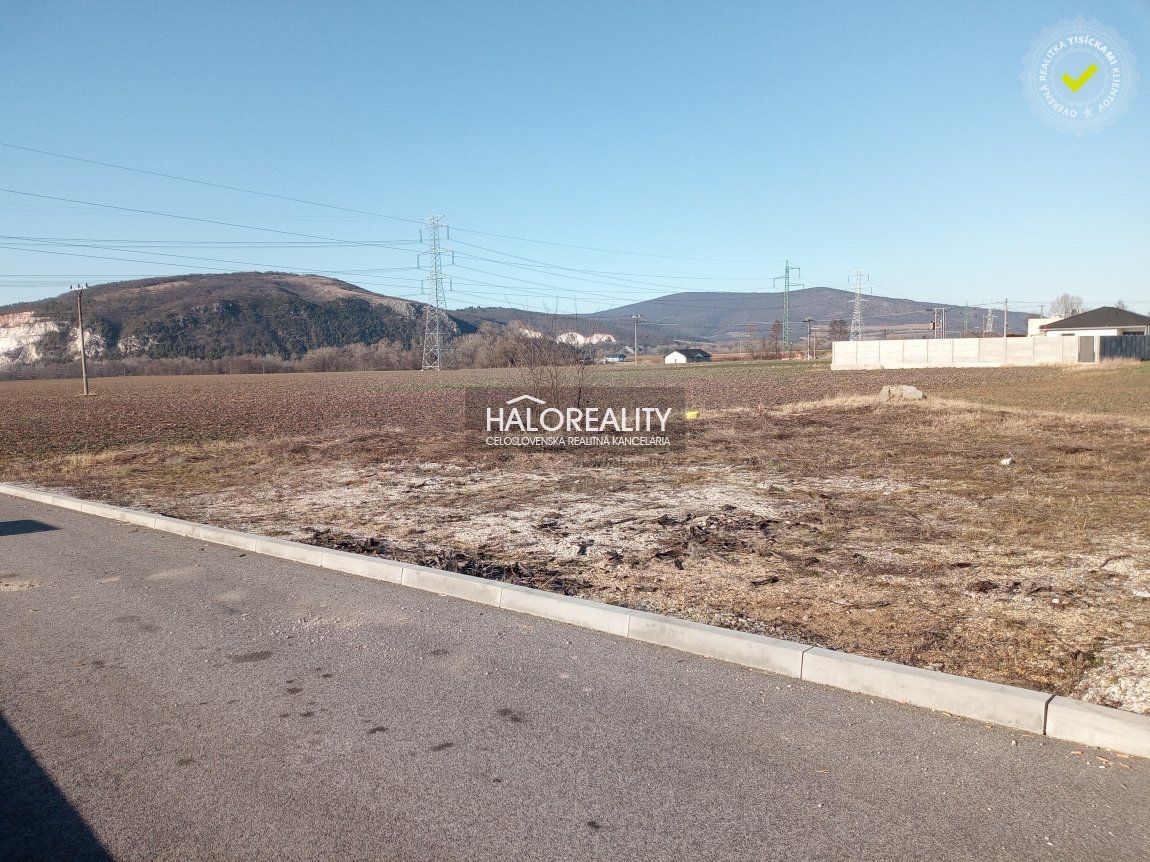 HALO reality - Predaj, pozemok pre rodinný dom   1500 m2 Oslany