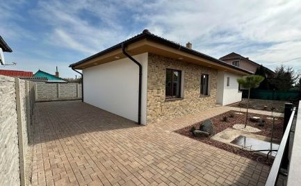 ZNÍŽENÁ CENA! Novostavba – Moderný 4 – izbový rodinný dom na predaj v obci Kútniky v časti Blažov