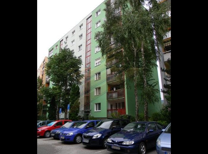 PREDANÉ - STUDENOHORSKÁ, 3-i byt, 76 m2 - loggia, parkovacie miesto, KOMPLETNÁ REKONŠTRUKCIA