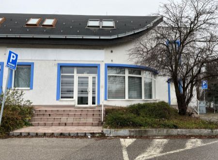 Prenájom kancelárskych priestorov 363 m2 na Galvaniho ulici s rôznym využitím