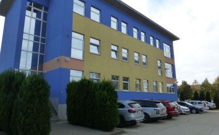 Na prenájom klimatizovaná kancelária s výmerou 39,42 m2 na Slovnaftskej ul.
