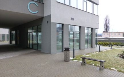 Na predaj obchodné priestory o výmere 190 m2 v OMNIA BUSINESS CENTER na Tomášikovej ul.