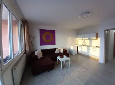 Prenájom luxusná garsónka s krásnym výhľadom, 34m2, v peknom a tichom prostredí Pieštan